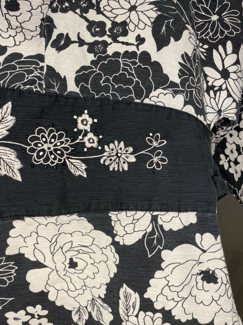 Vintage Y2K Silk Saint Tropez West Black & White Floral Kimono Style Tunic - Picture 10 of 14